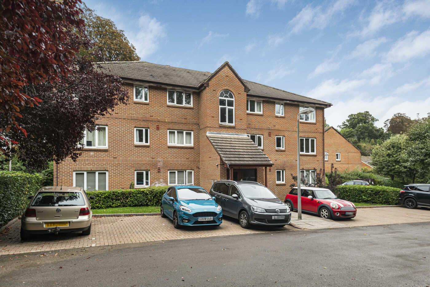 Tilebarn Close, Henley-On-Thames